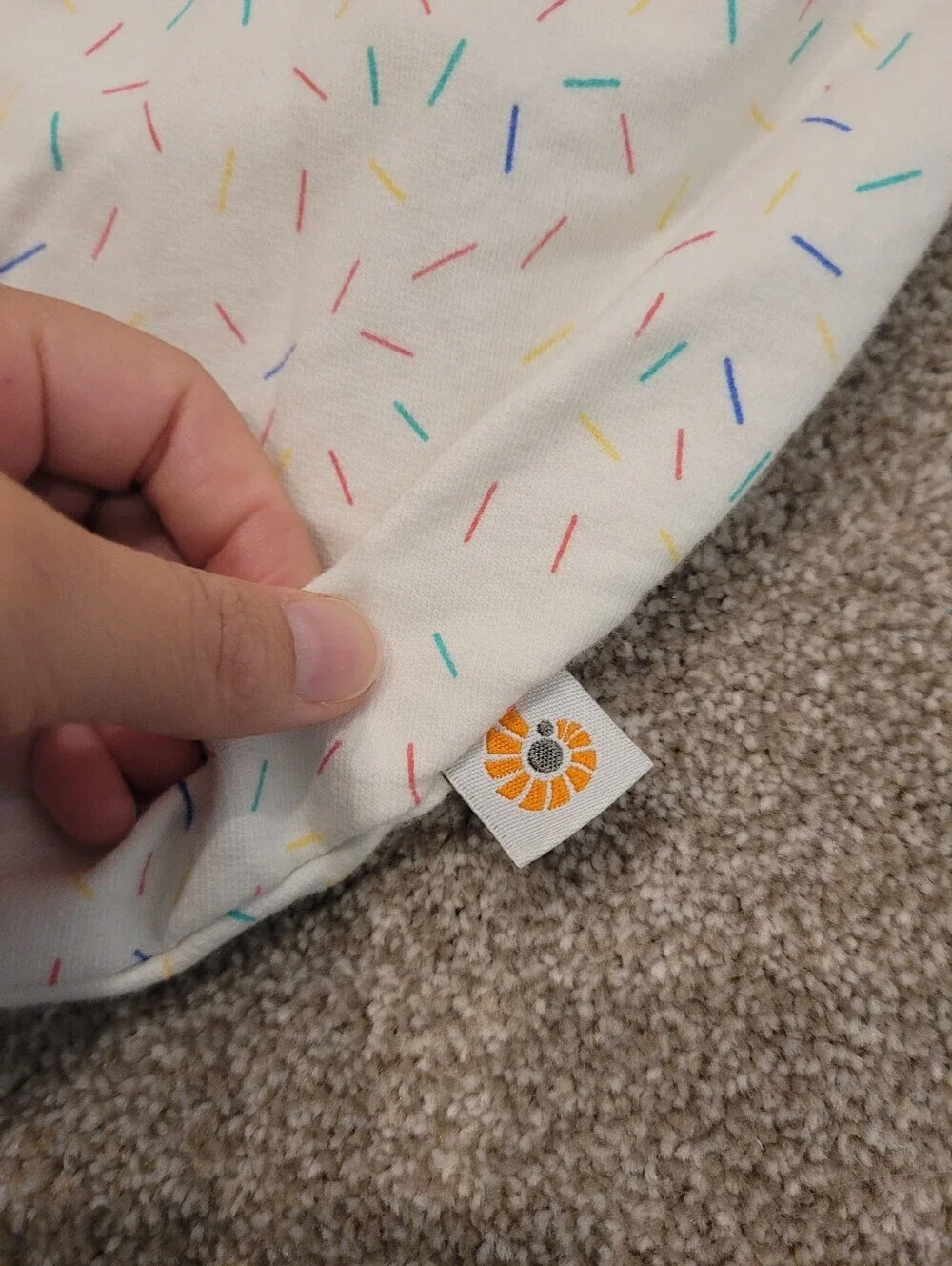 Ergobaby White Baby Swaddle with Multicolor Sprinkle Print Cotton